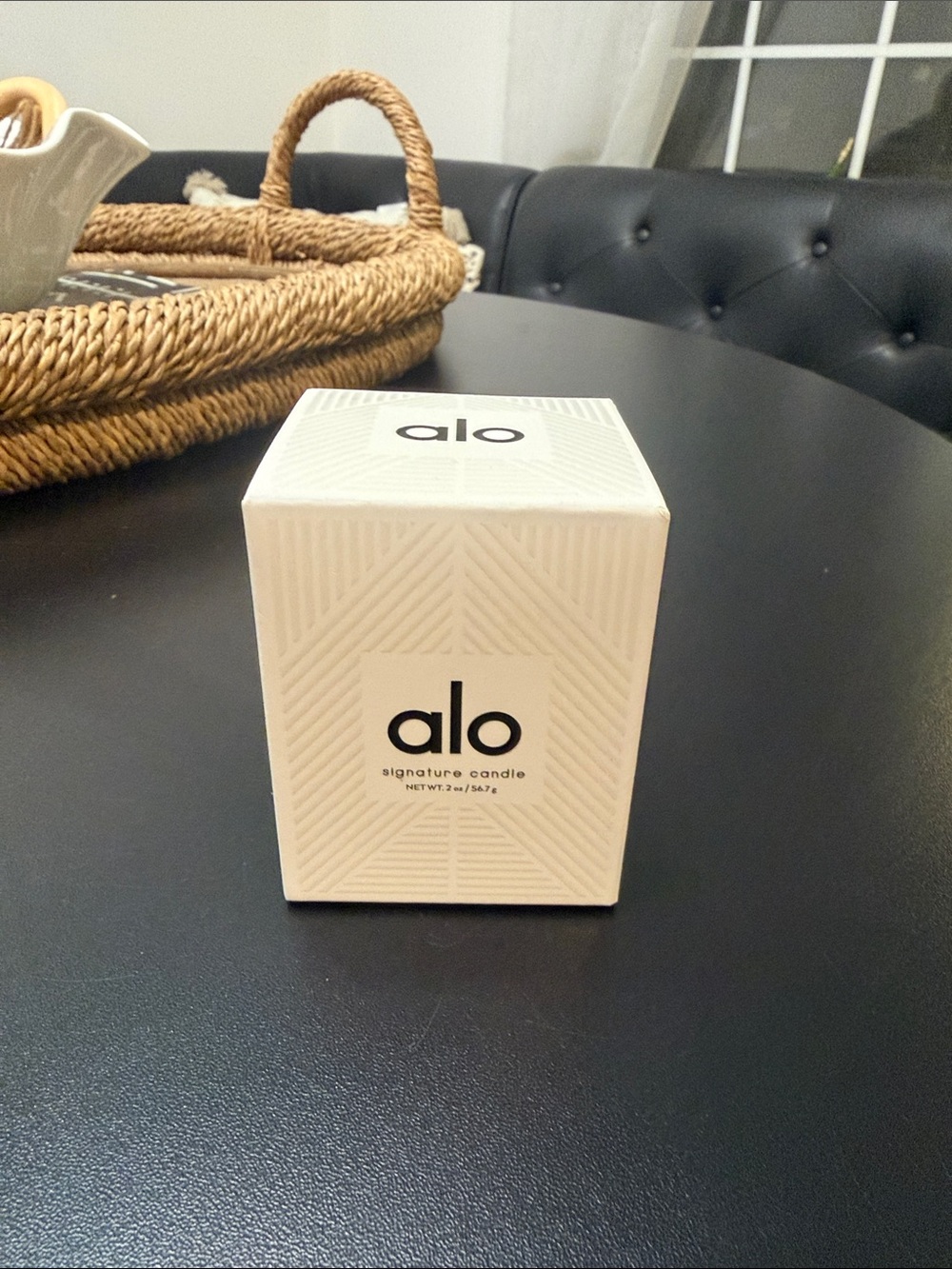 ALO Yoga Signature Candle - Cream White
